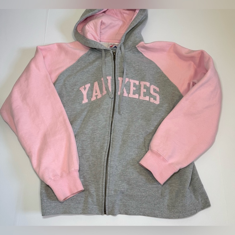 Majestic woman’s YANKEES hooded jacket XL